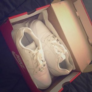 Women’s Nike Ebernon Low